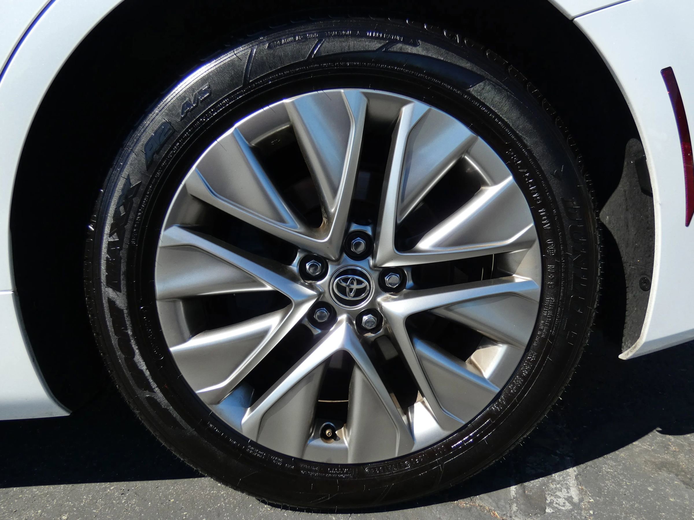 Used 2024 Toyota Mirai XLE Sedan 4D w/ Advanced Technology Package image 19