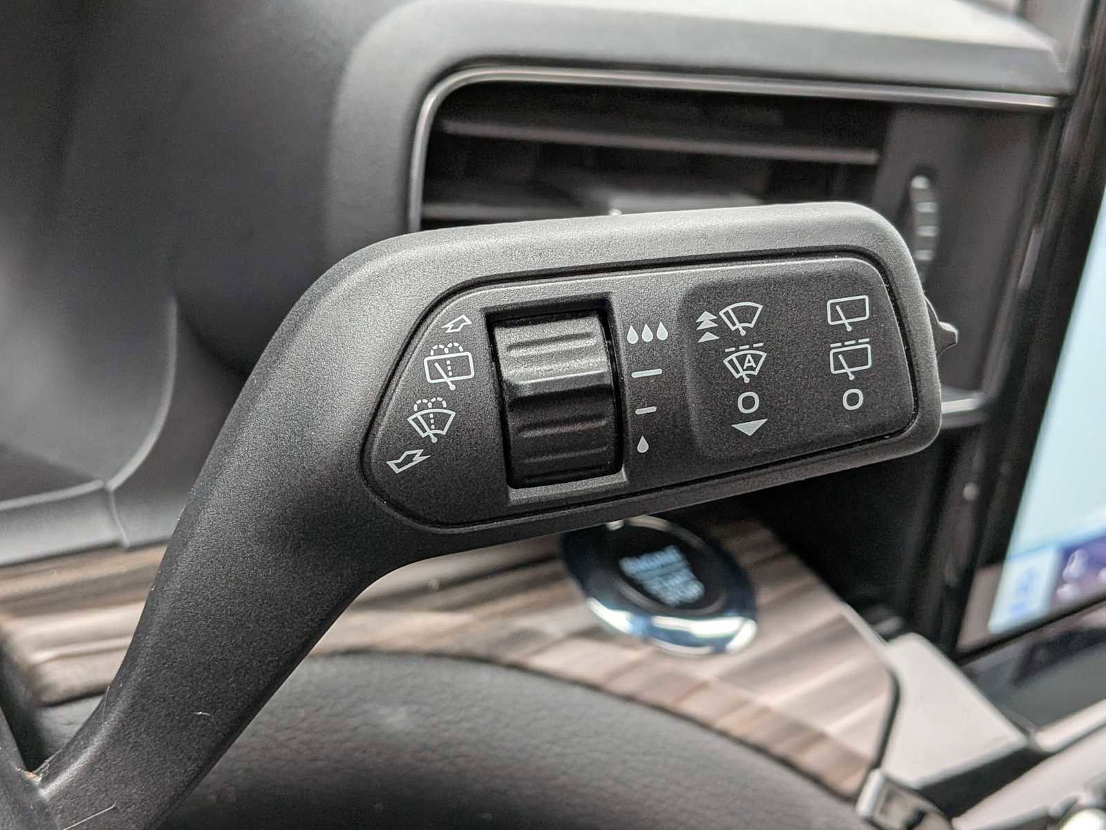 Used 2023 Ford Explorer Limited w/ Hybrid Equipment Group 310A image 25