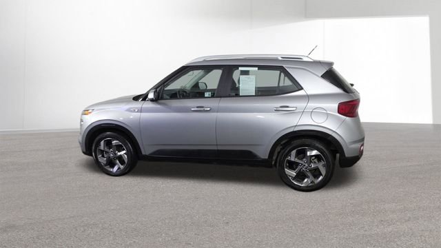Used 2025 Hyundai Venue SEL image 5