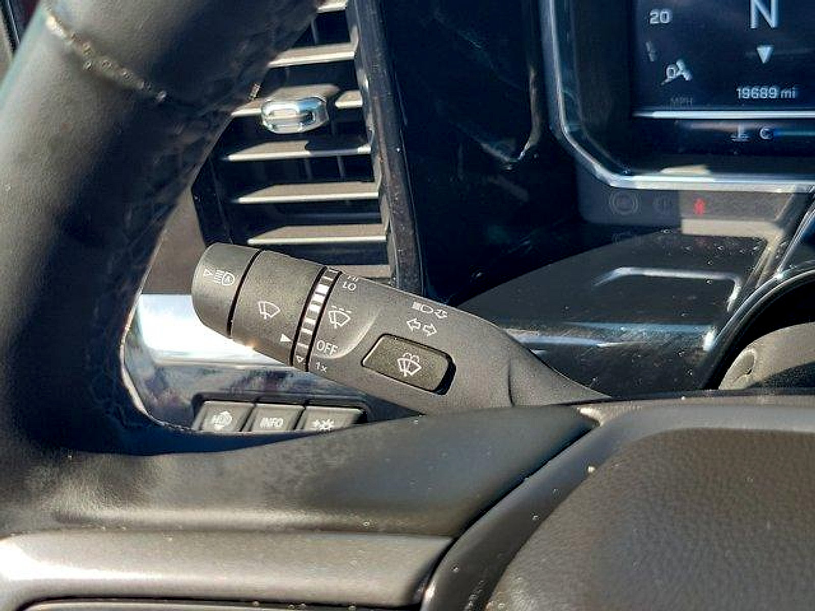 Used 2024 Chevrolet Silverado 2500 High Country w/ High Country Premium Package AWD/4WD image 30