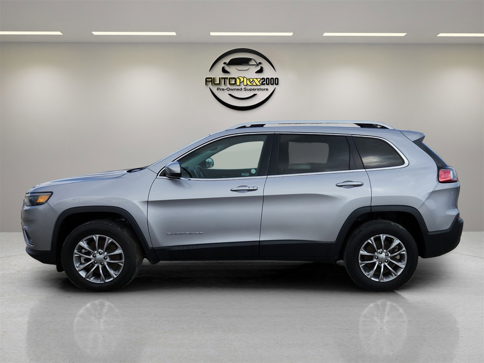 Used 2021 Jeep Cherokee Latitude Lux w/ Trailer Tow Group image 5