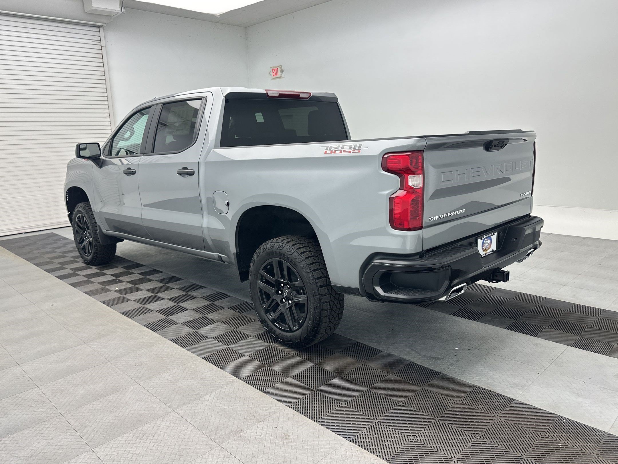 New 2026 Chevrolet Silverado 1500 Custom Trail Boss w/ LPO, Dark Essentials Package AWD/4WD image 3