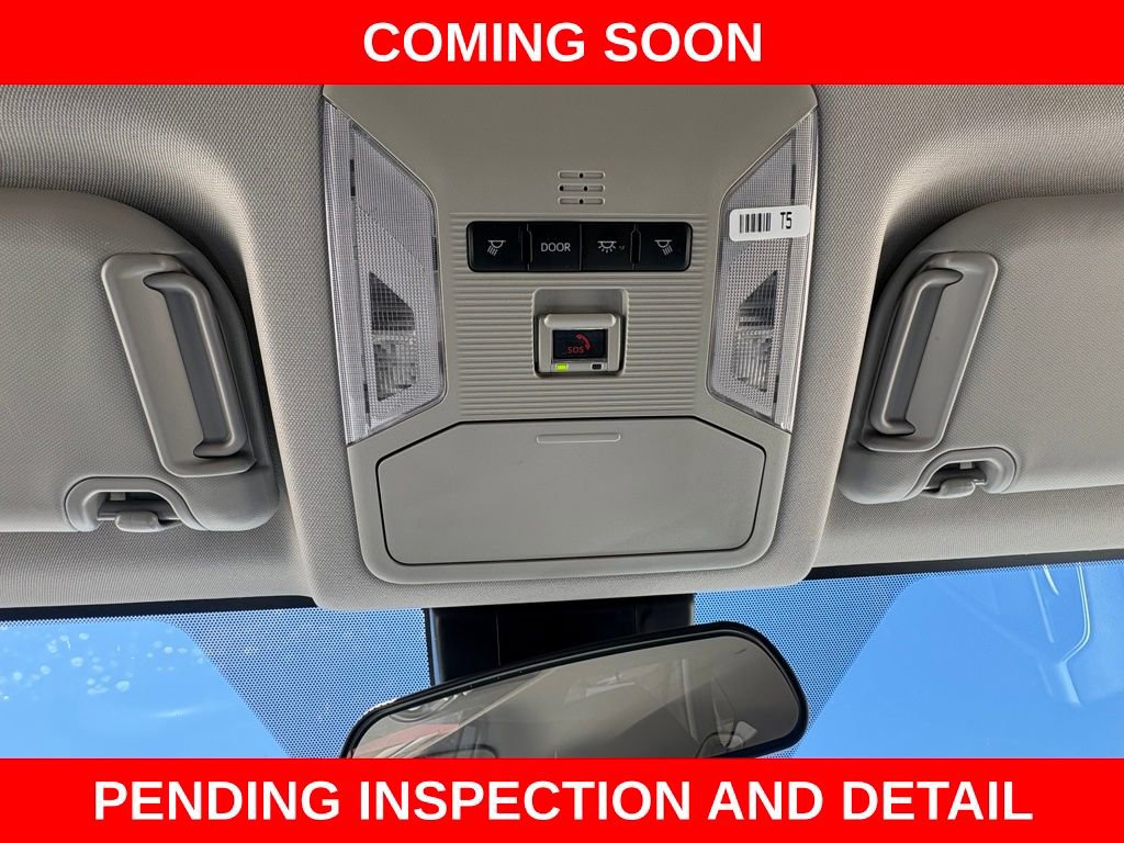 Used 2025 Toyota RAV4 XLE image 31