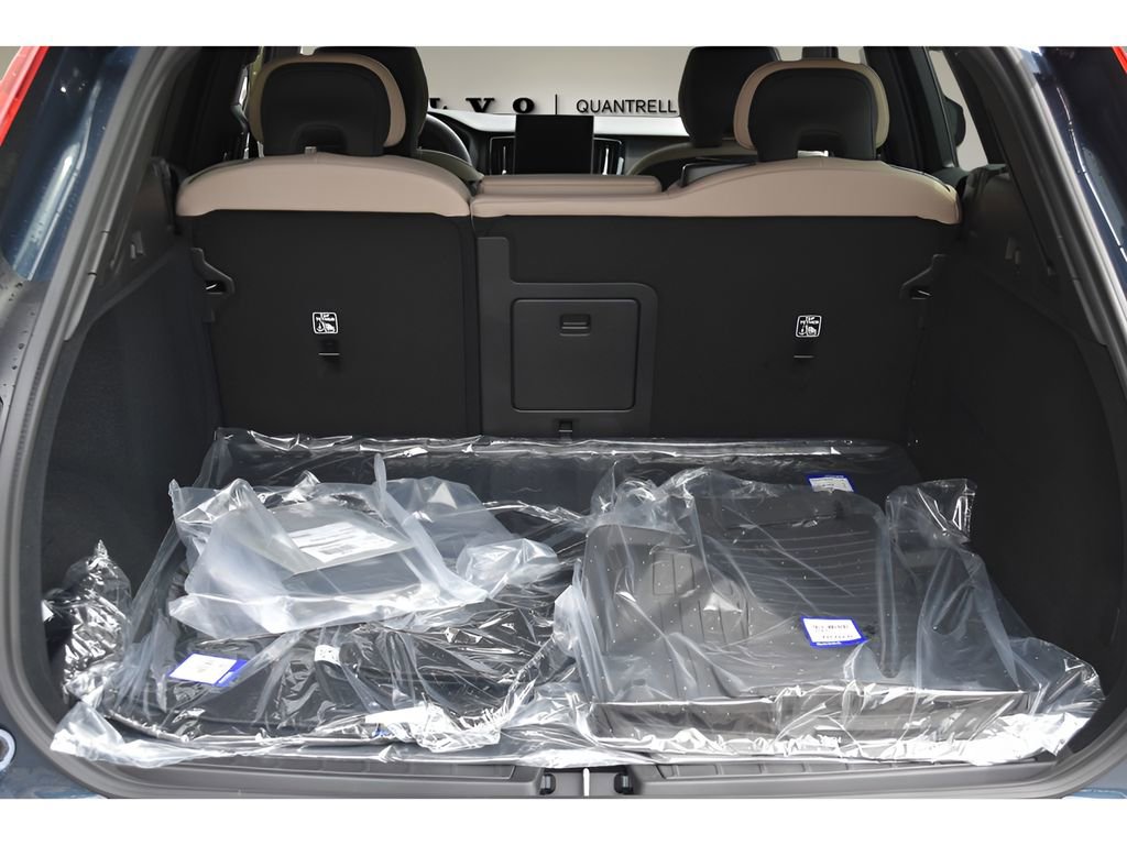 Certified 2026 Volvo XC60 B5 Core w/ Protection Package Premier image 24