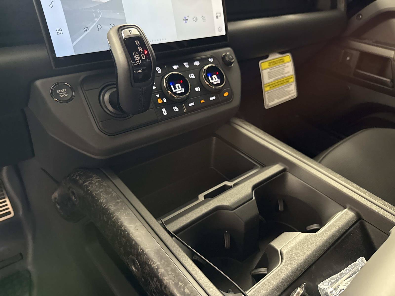 New 2026 Land Rover Defender 110 OCTA AWD/4WD image 28