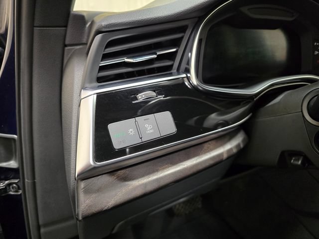 Used 2020 Audi Q7 3.0T Premium w/ Convenience Package AWD/4WD image 17