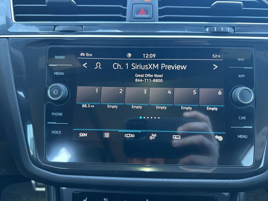 Used 2022 Volkswagen Tiguan SEL R-Line image 20