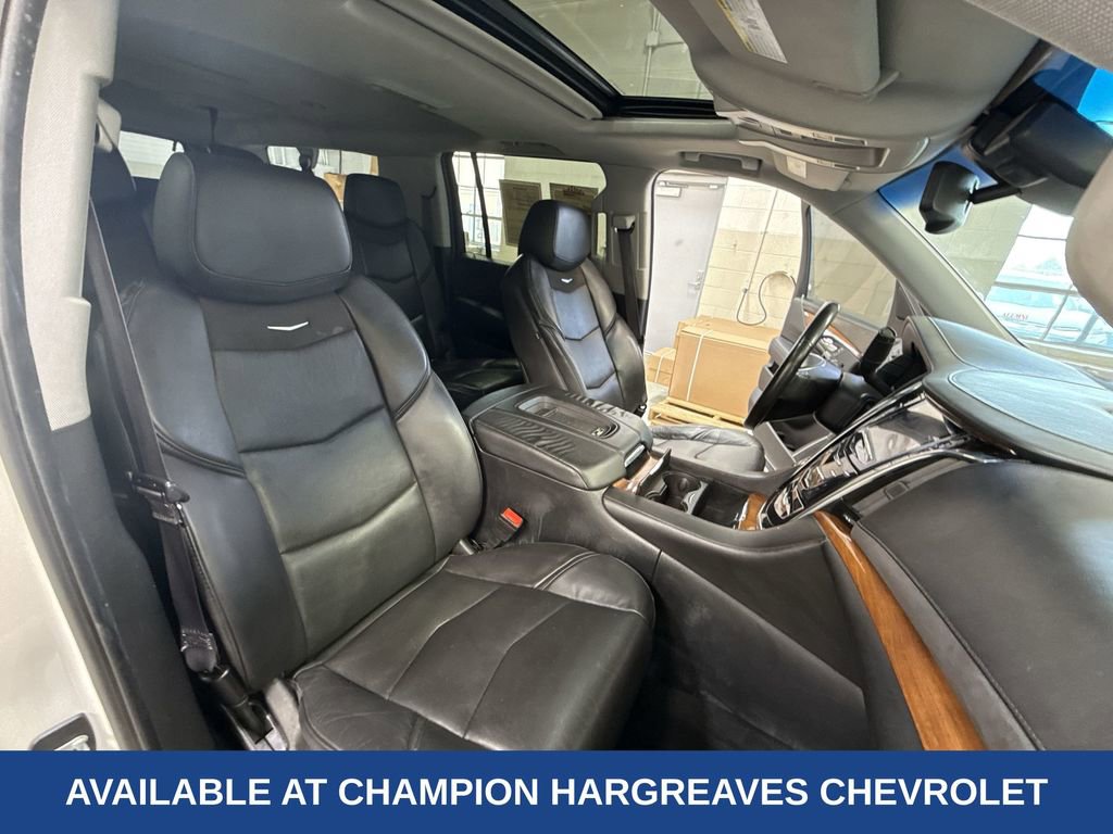 Used 2016 Cadillac Escalade ESV Luxury image 37