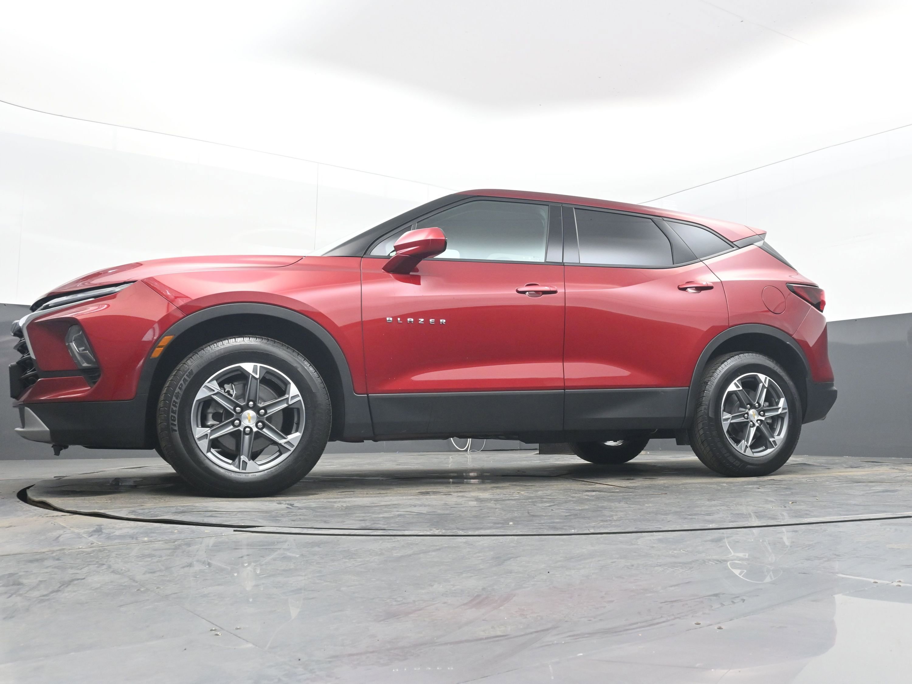 Used 2025 Chevrolet Blazer LT image 27