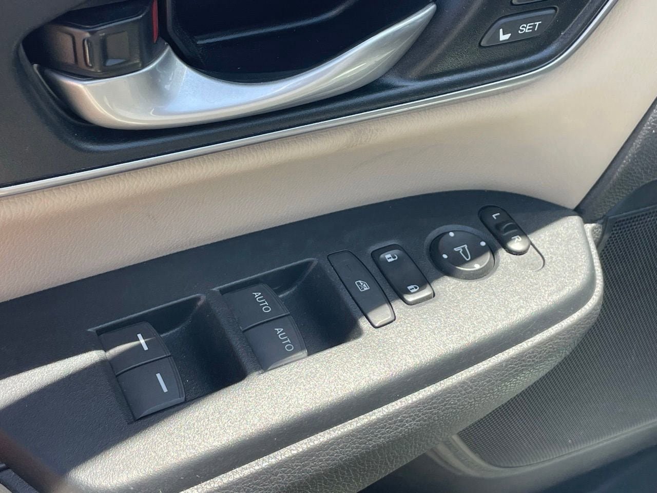 Used 2019 Honda CR-V Touring image 6