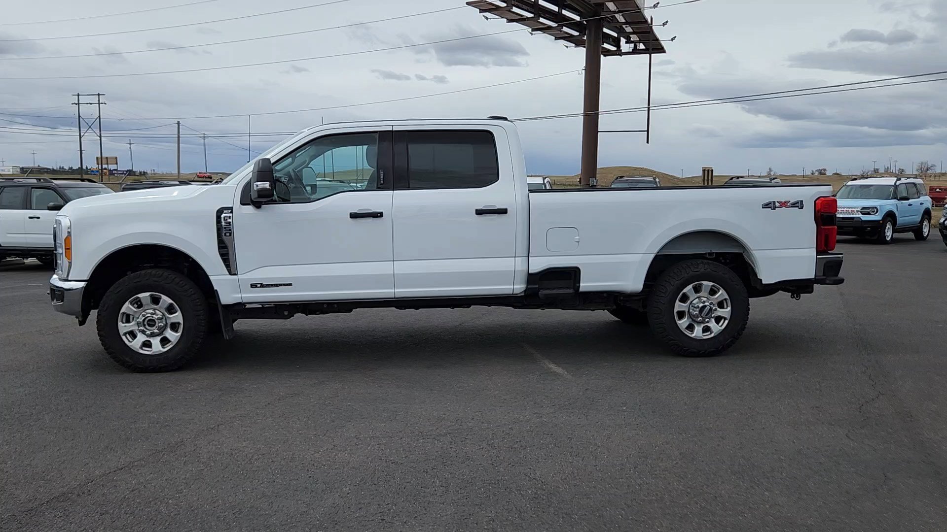Used 2023 Ford F350 XLT w/ 360-Degree Camera Package AWD/4WD image 2