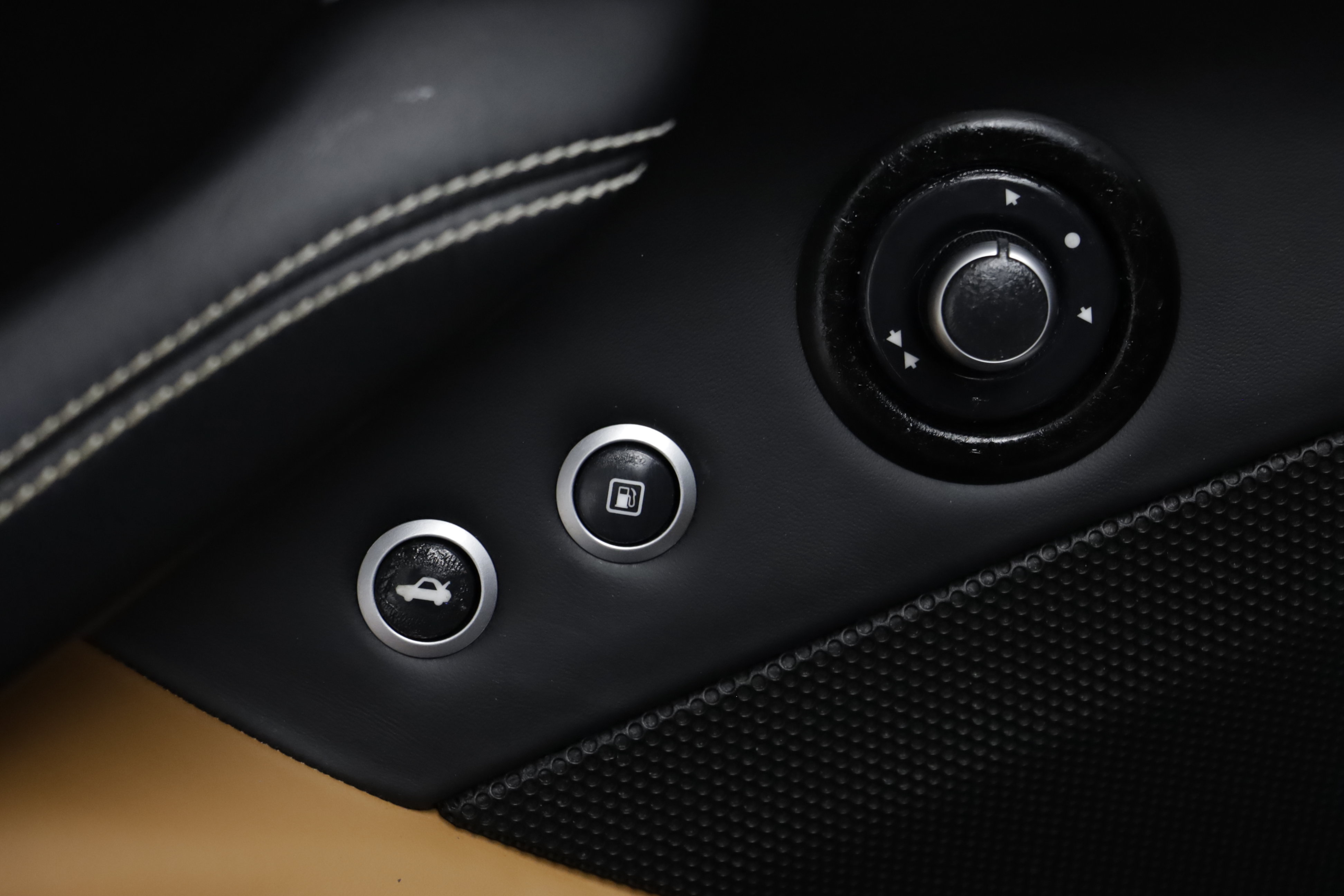 Used 2017 Ferrari California T RWD image 10