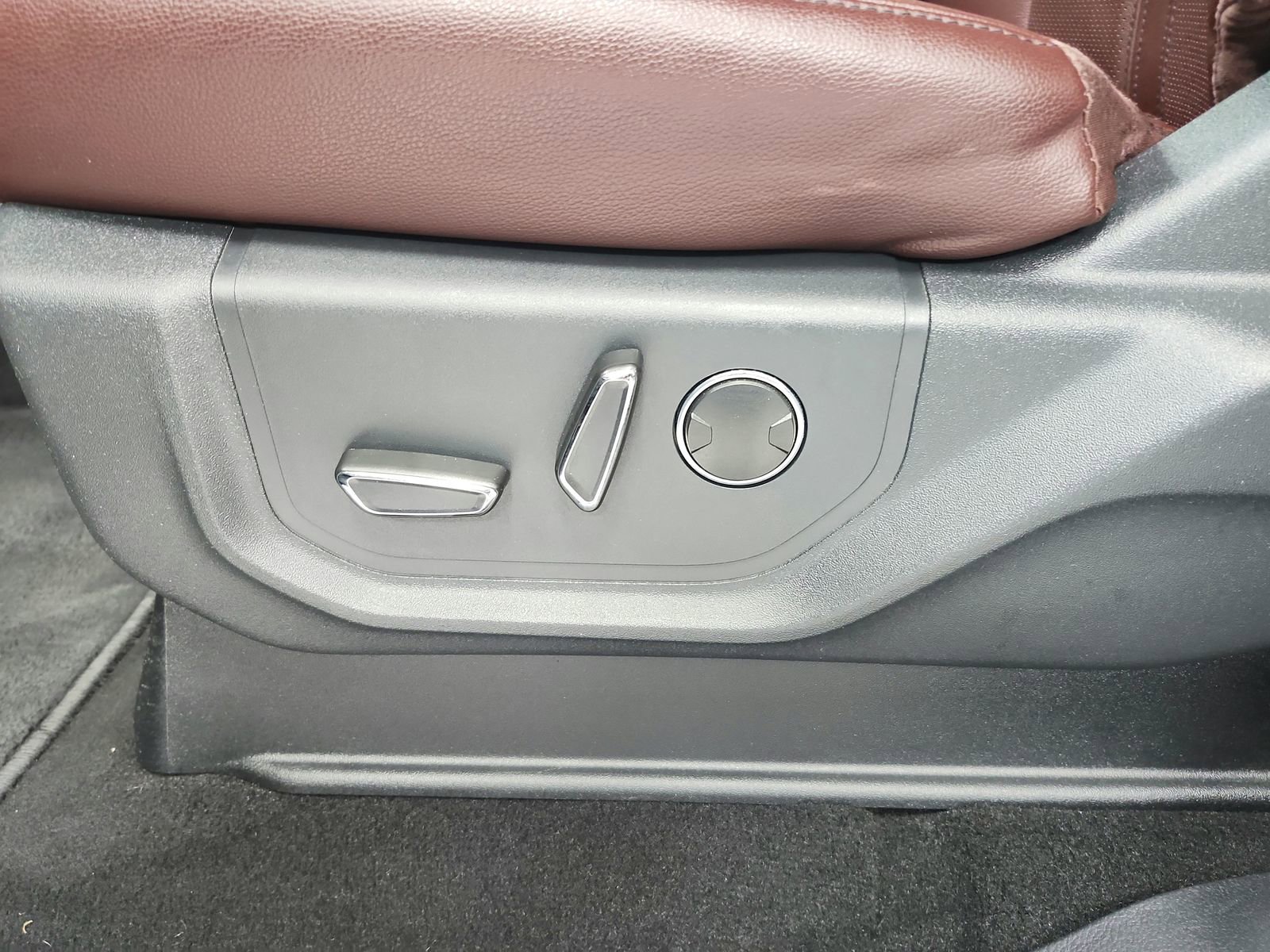 Used 2024 Ford Expedition Limited image 20