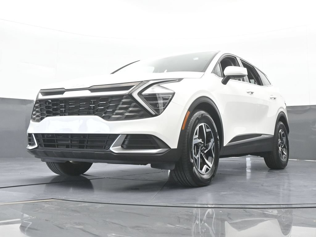Used 2025 Kia Sportage LX FWD image 49
