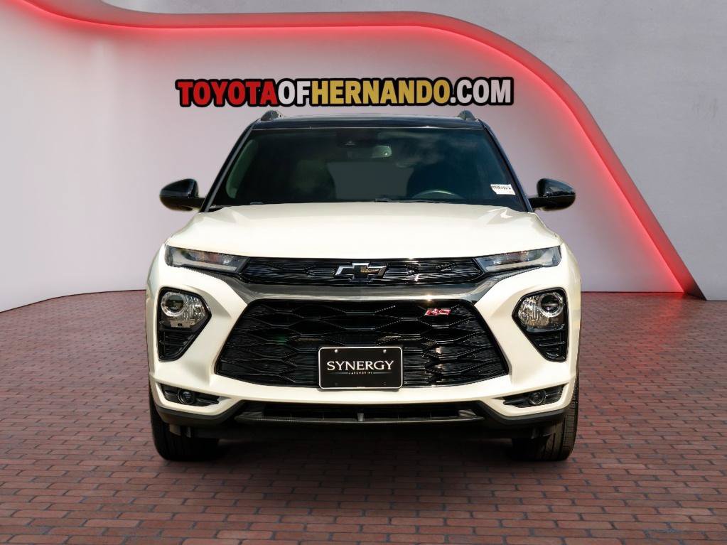 Used 2021 Chevrolet TrailBlazer RS w/ Sun and Liftgate Package FWD image 2
