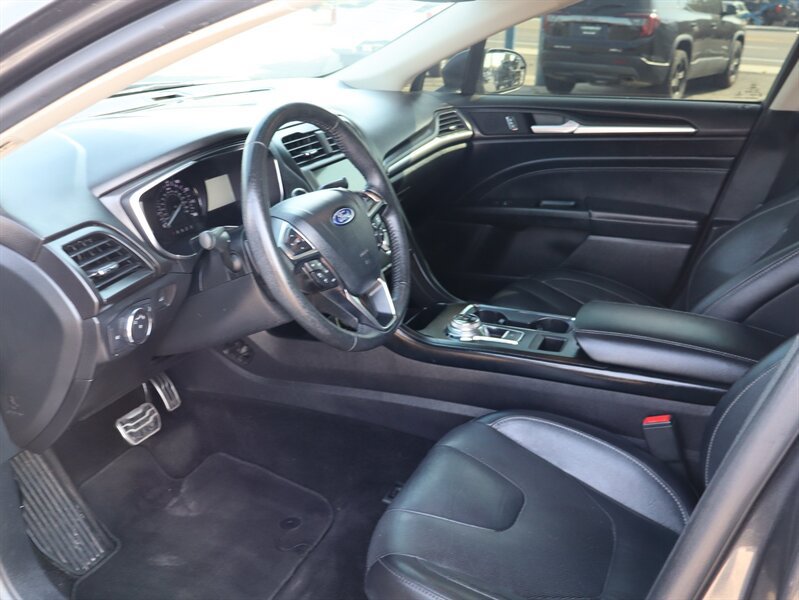 Used 2018 Ford Fusion Titanium AWD/4WD image 13