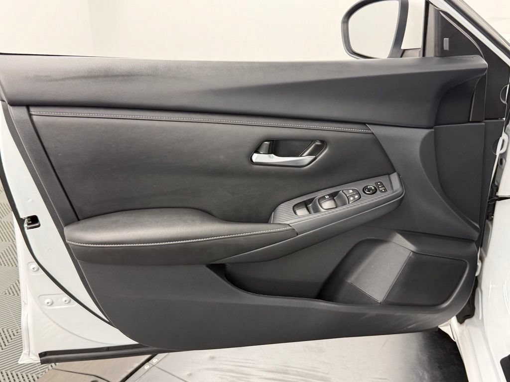 Used 2024 Nissan Sentra SV FWD image 19