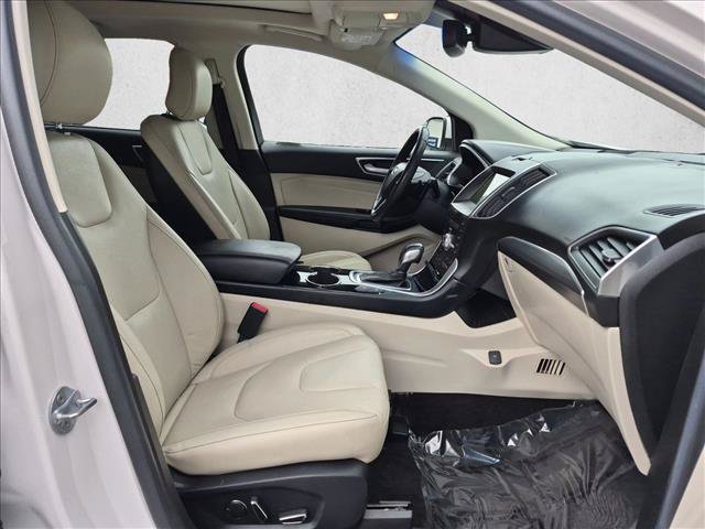 Used 2017 Ford Edge Titanium w/ Equipment Group 302A AWD/4WD image 22