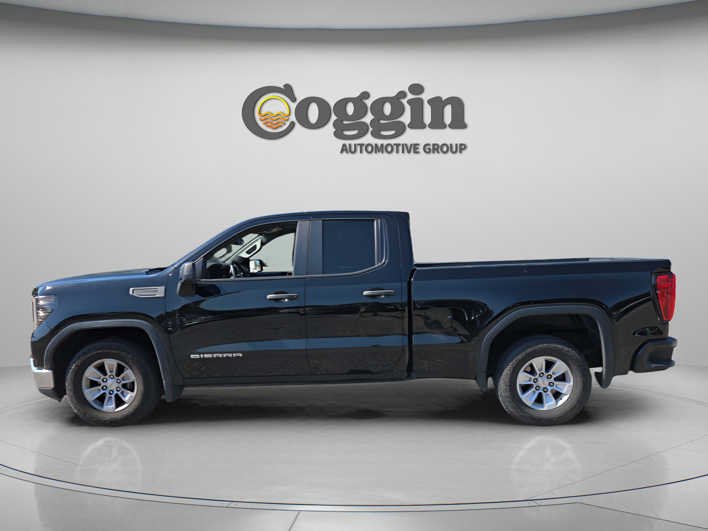 Used 2023 GMC Sierra 1500 Pro w/ Pro Value Package RWD image 2