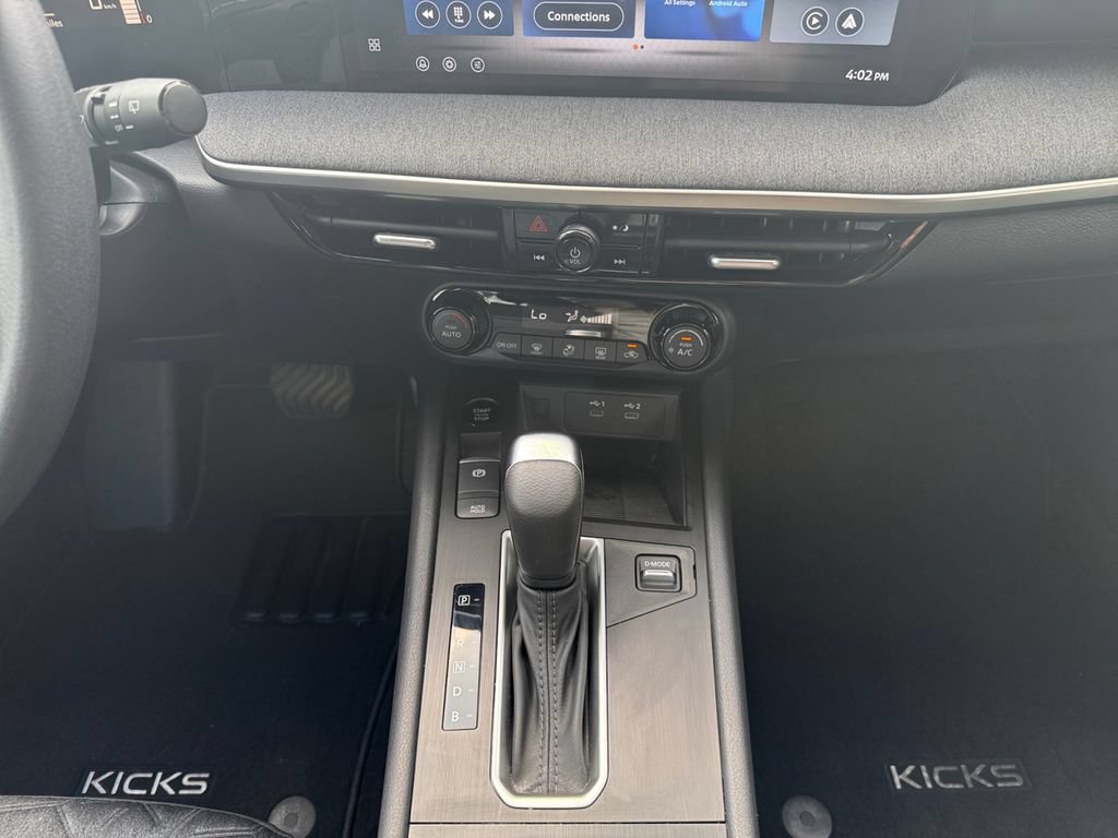 Used 2026 Nissan Kicks SV FWD image 11