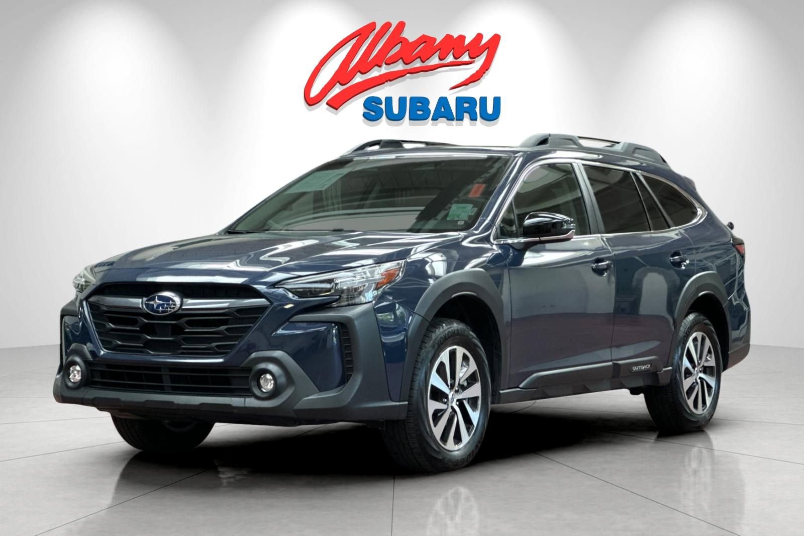 Used 2025 Subaru Outback Premium image 9