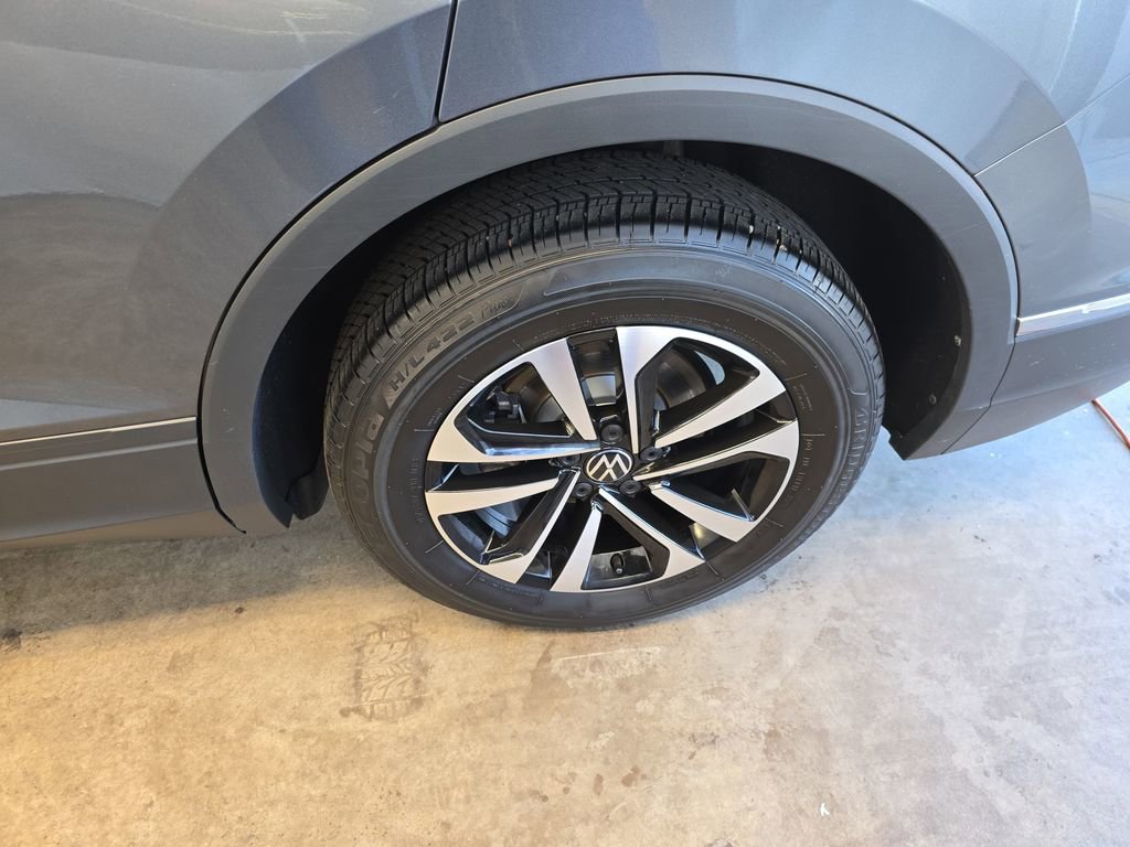 Used 2024 Volkswagen Tiguan S image 25