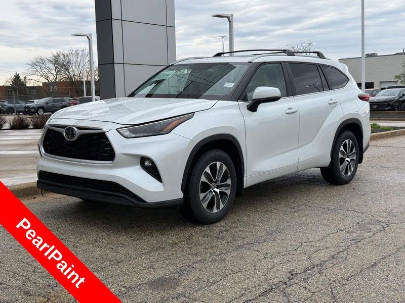 Used 2023 Toyota Highlander XLE AWD/4WD image 7