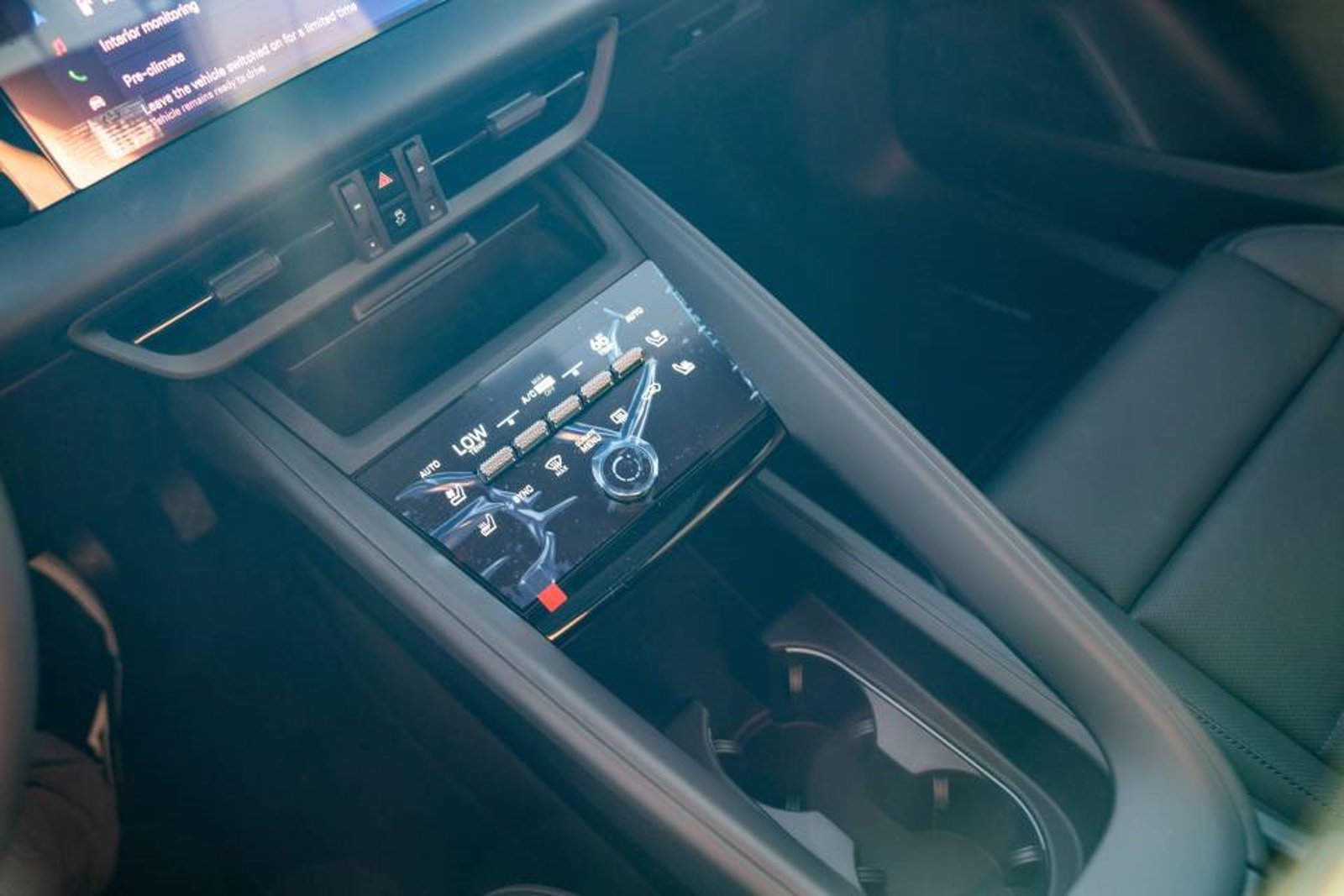 New 2026 Porsche Macan 4 Electric AWD/4WD image 19