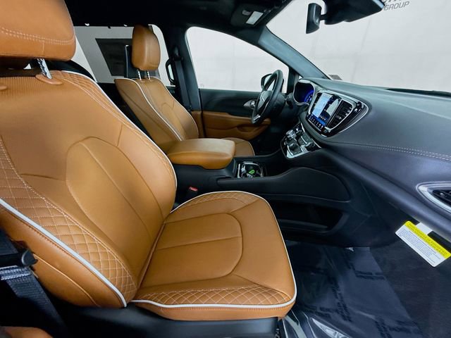 New 2026 Chrysler Pacifica Pinnacle image 30