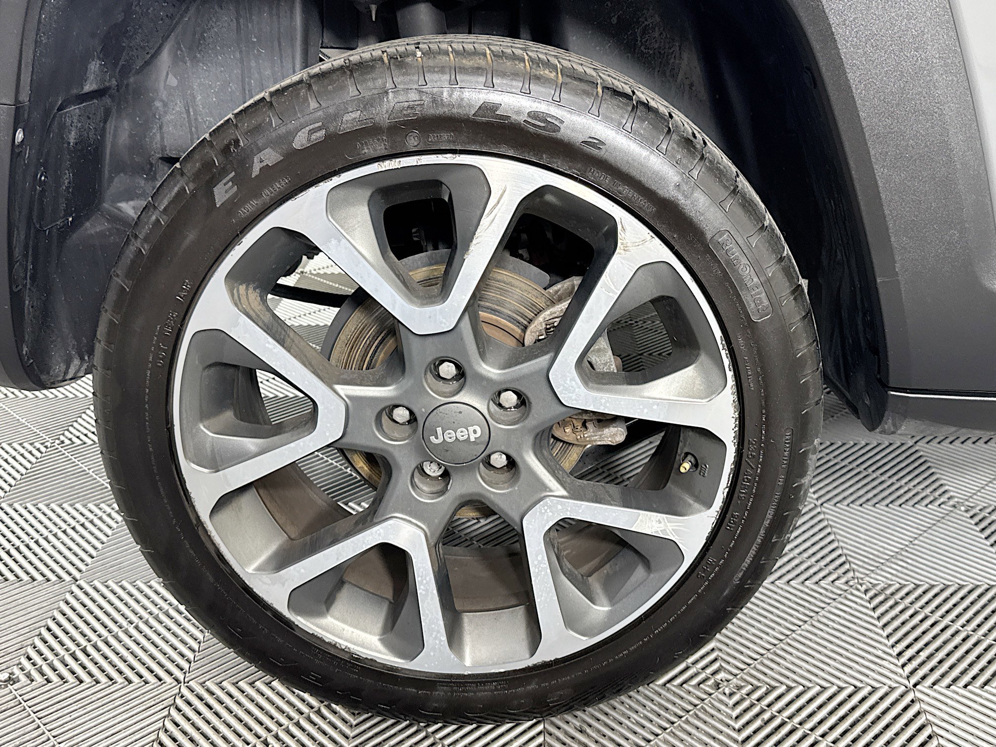 Used 2022 Jeep Renegade Limited w/ Sun, Sound & Wheels Group image 32