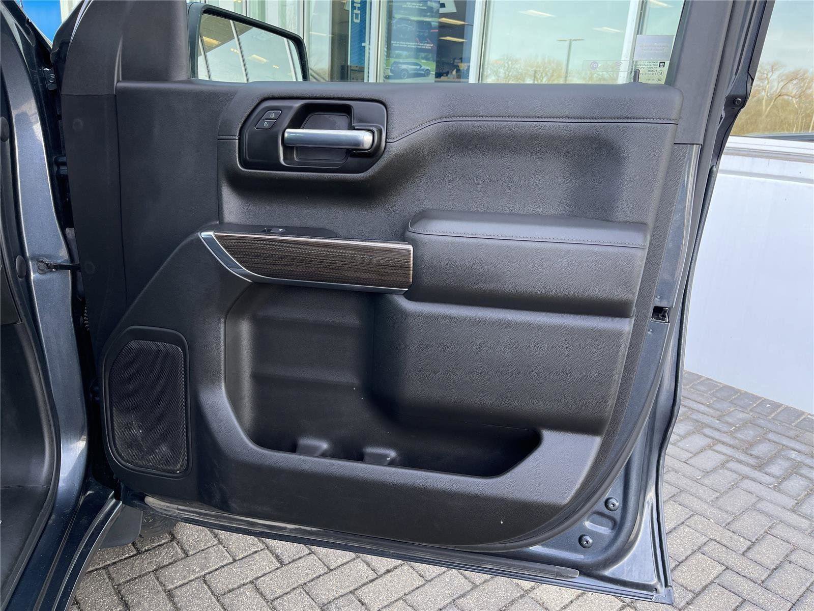 Used 2022 Chevrolet Silverado 1500 RST w/ LPO, Blackout Package image 31