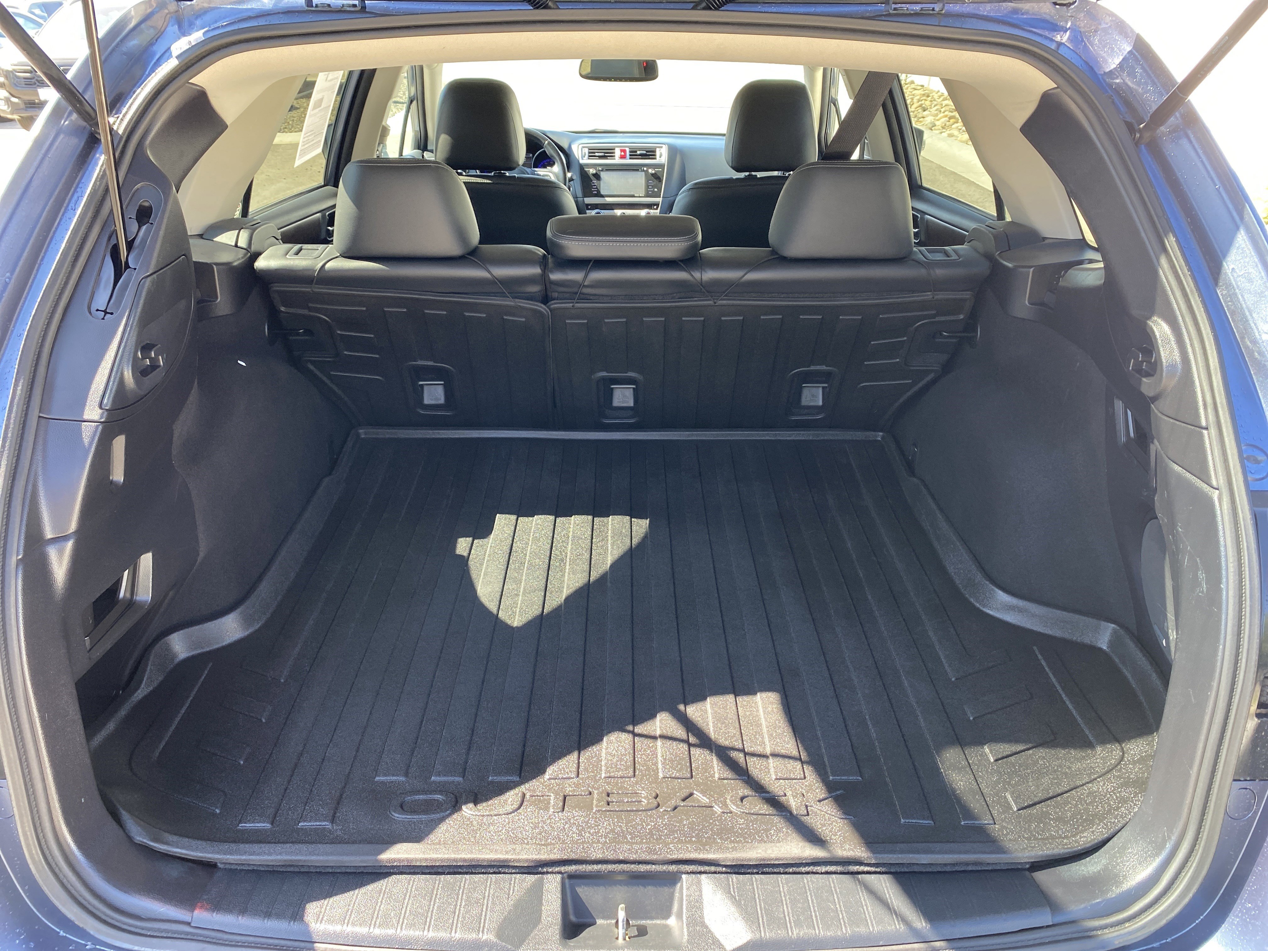 Used 2016 Subaru Outback 2.5i Limited AWD/4WD image 36