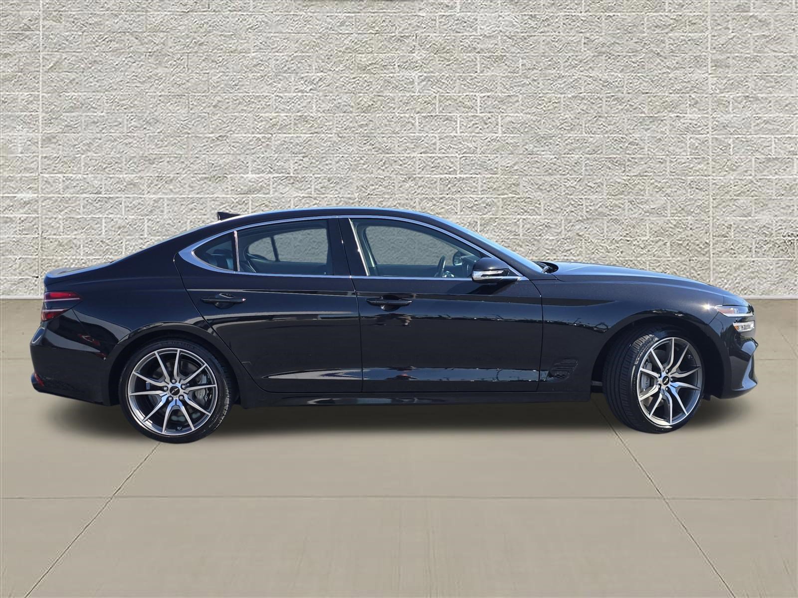 Used 2024 Genesis G70 2.5T AWD/4WD image 8