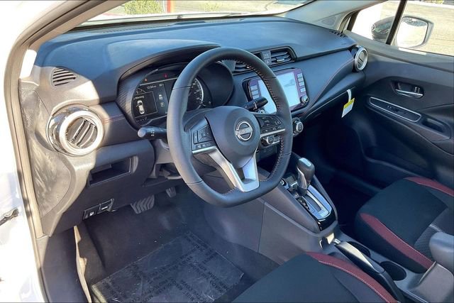 New 2025 Nissan Versa SR w/ Trunk Package FWD image 5