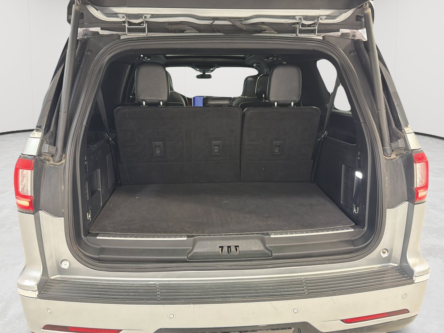 Used 2020 Lincoln Navigator L Reserve RWD image 26