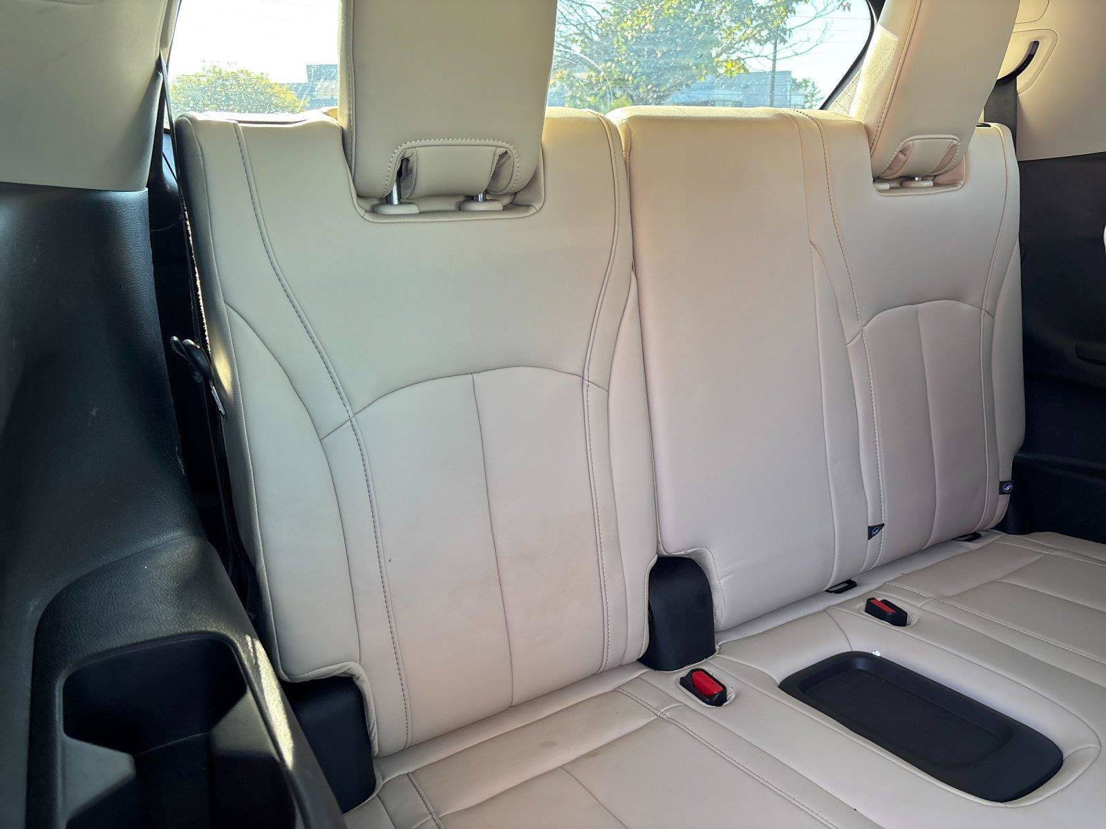 Used 2023 INFINITI QX60 Luxe w/ Performance Audio Package AWD/4WD image 38