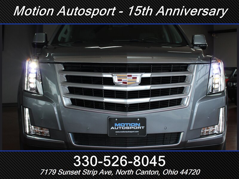 Used 2020 Cadillac Escalade Luxury AWD/4WD image 35