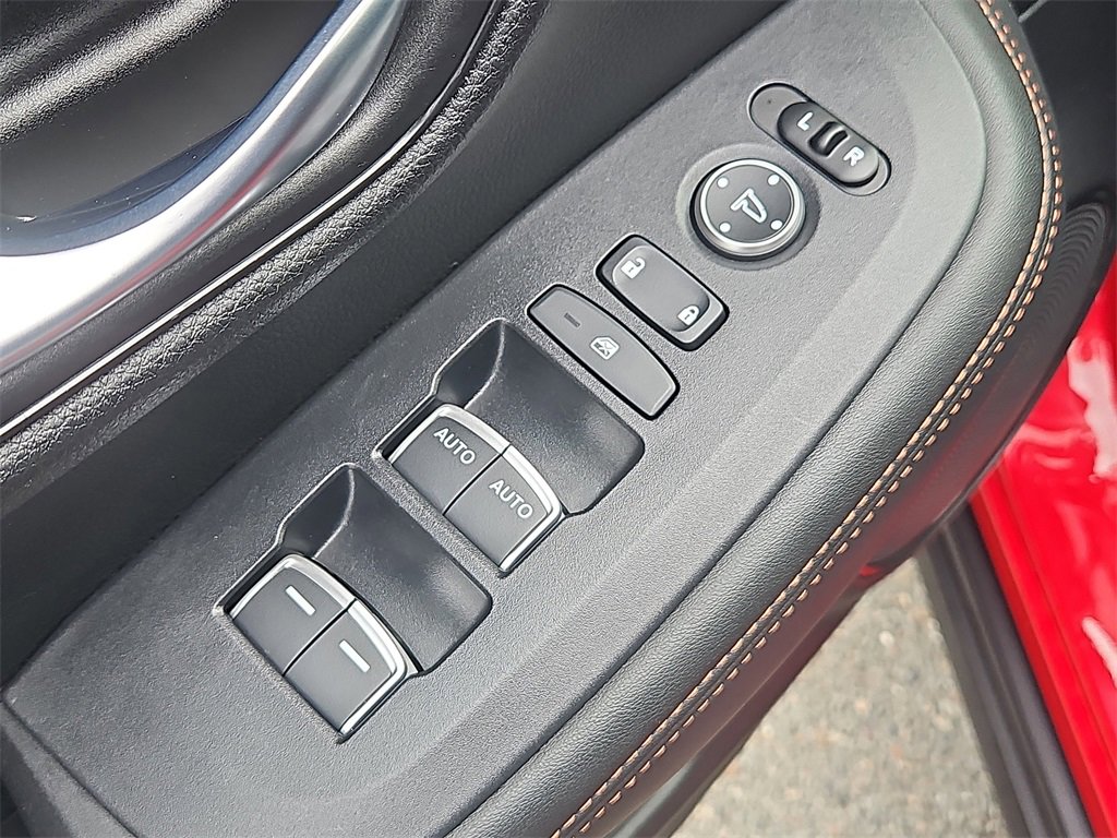 Certified 2025 Honda HR-V Sport image 28