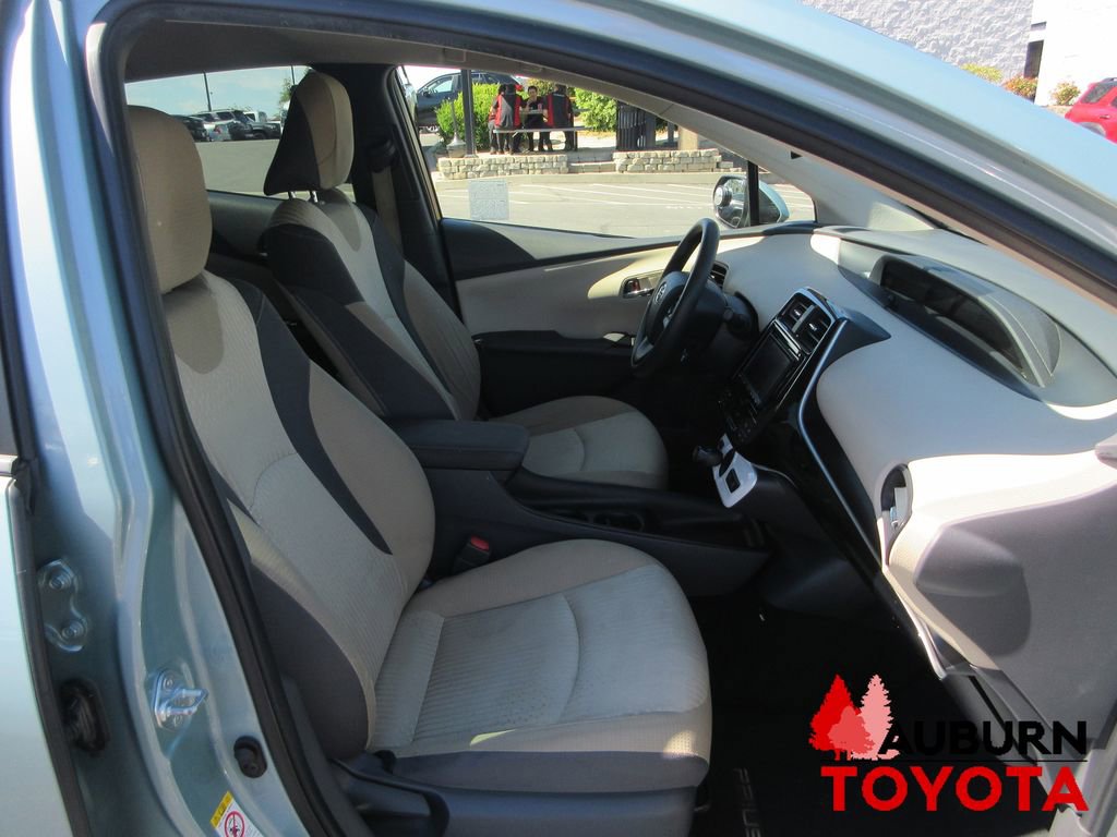 Used 2016 Toyota Prius Two image 12