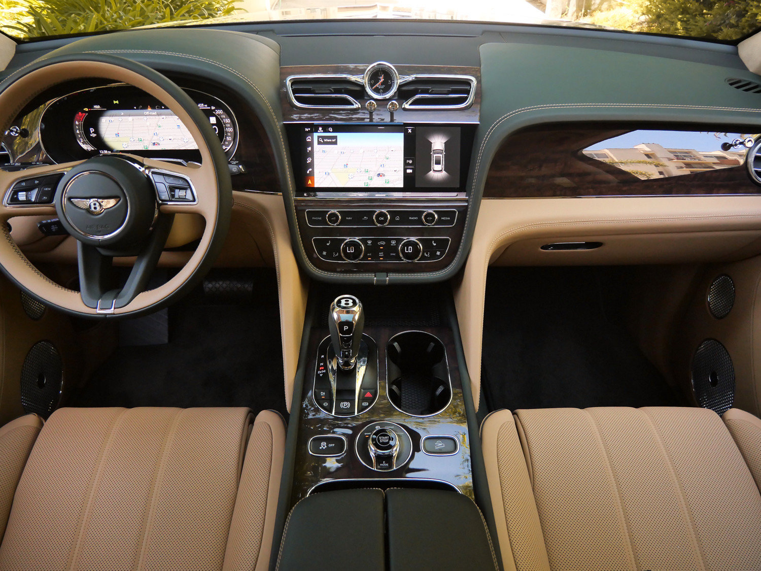 New 2026 Bentley Bentayga Plug-In Hybrid AWD/4WD image 4