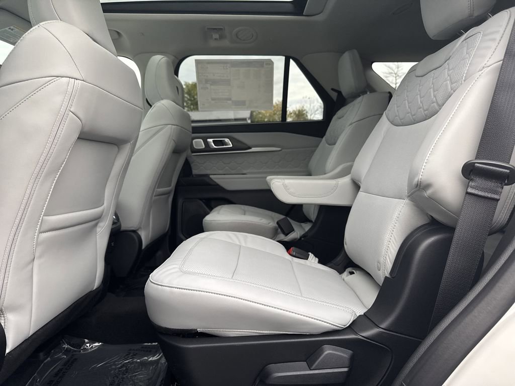 New 2026 Ford Explorer Platinum image 37