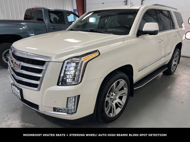 Used 2015 Cadillac Escalade Luxury AWD/4WD image 3