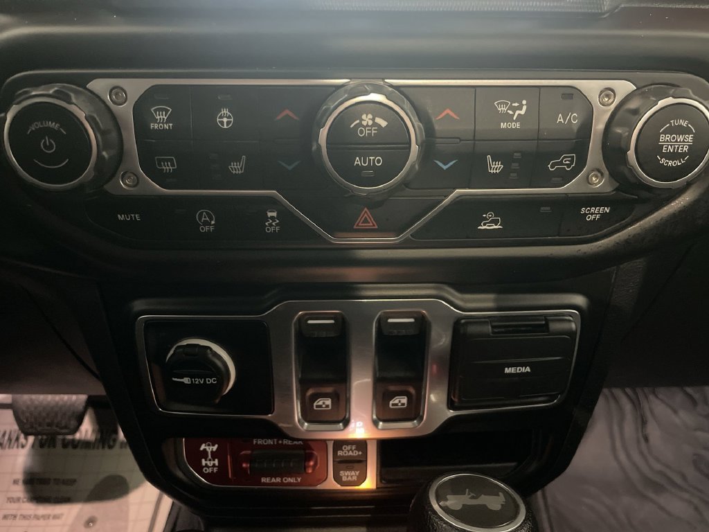 Used 2023 Jeep Wrangler Rubicon w/ Cold Weather Group AWD/4WD image 13
