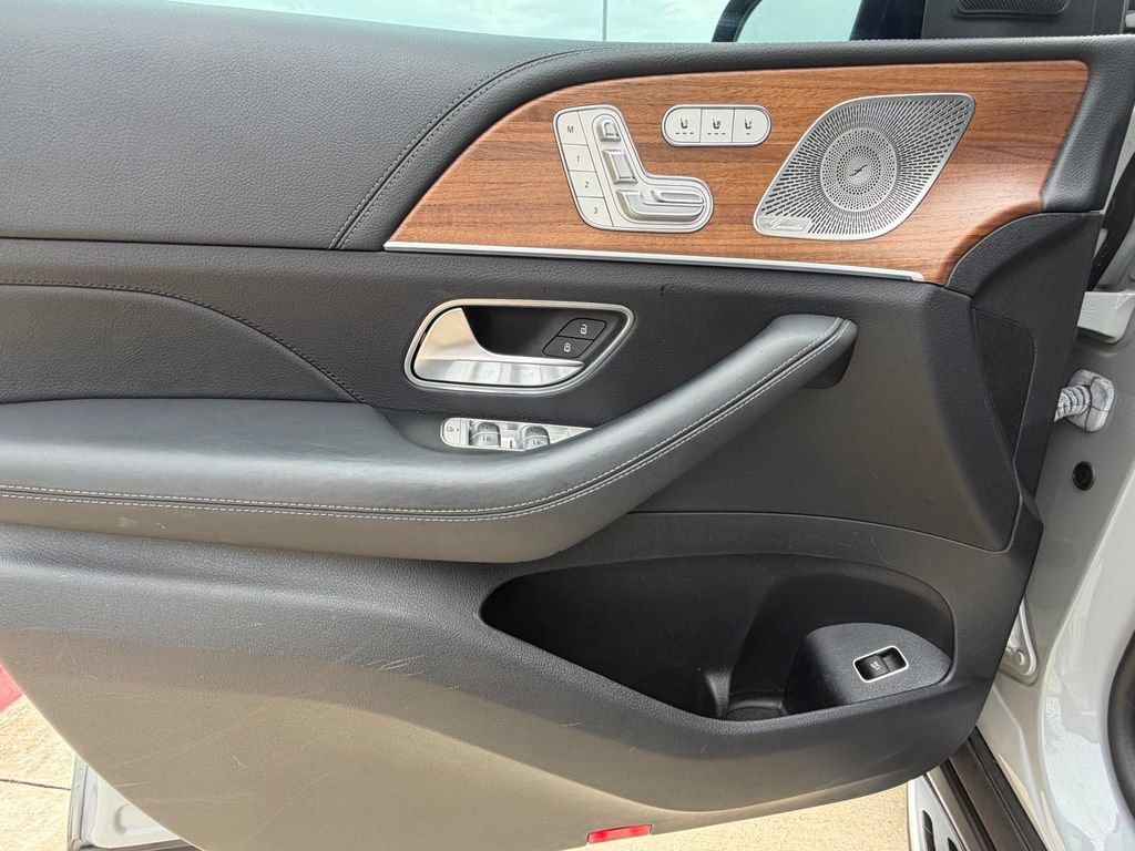 Used 2024 Mercedes-Benz GLS 580 4MATIC image 15