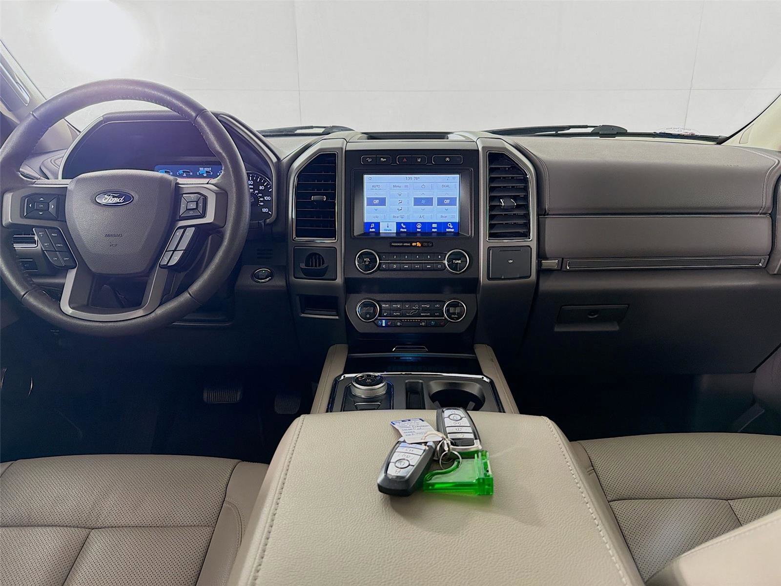 Used 2020 Ford Expedition XLT w/ Equipment Group 202A AWD/4WD image 24