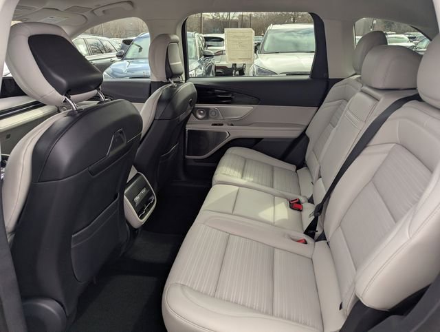 New 2026 Lincoln Nautilus Reserve image 13