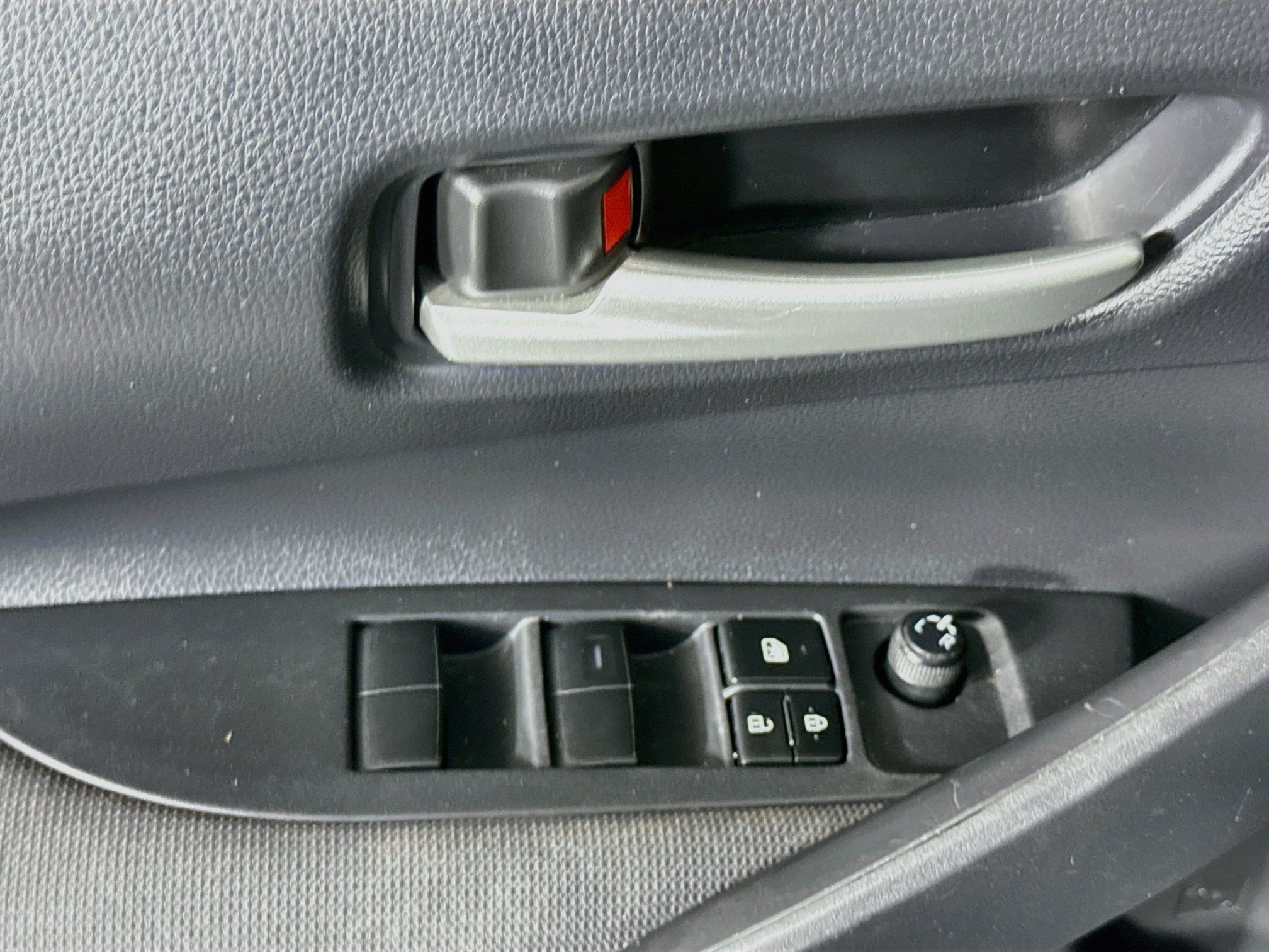 Used 2021 Toyota Corolla LE FWD image 23