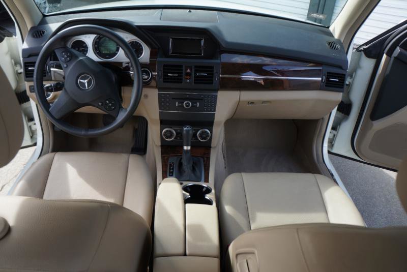 Used 2011 Mercedes-Benz GLK 350 2WD image 7
