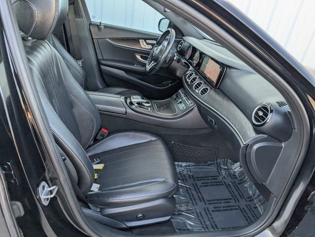 Used 2019 Mercedes-Benz E 300 4MATIC image 30