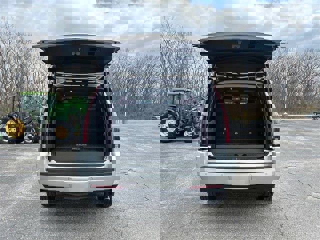 Used 2020 Cadillac Escalade Luxury image 16